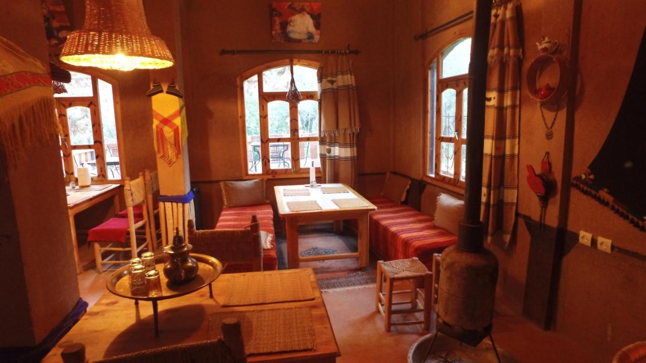 Akhendachou n'Ait Ouffi Riad Pizzeria Marhaba מראה חיצוני תמונה