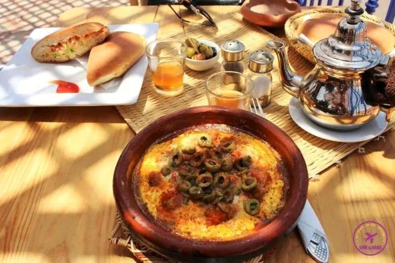 Akhendachou n'Ait Ouffi Riad Pizzeria Marhaba מראה חיצוני תמונה