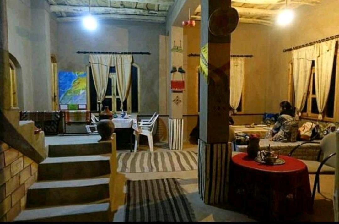 Akhendachou n'Ait Ouffi Riad Pizzeria Marhaba מראה חיצוני תמונה