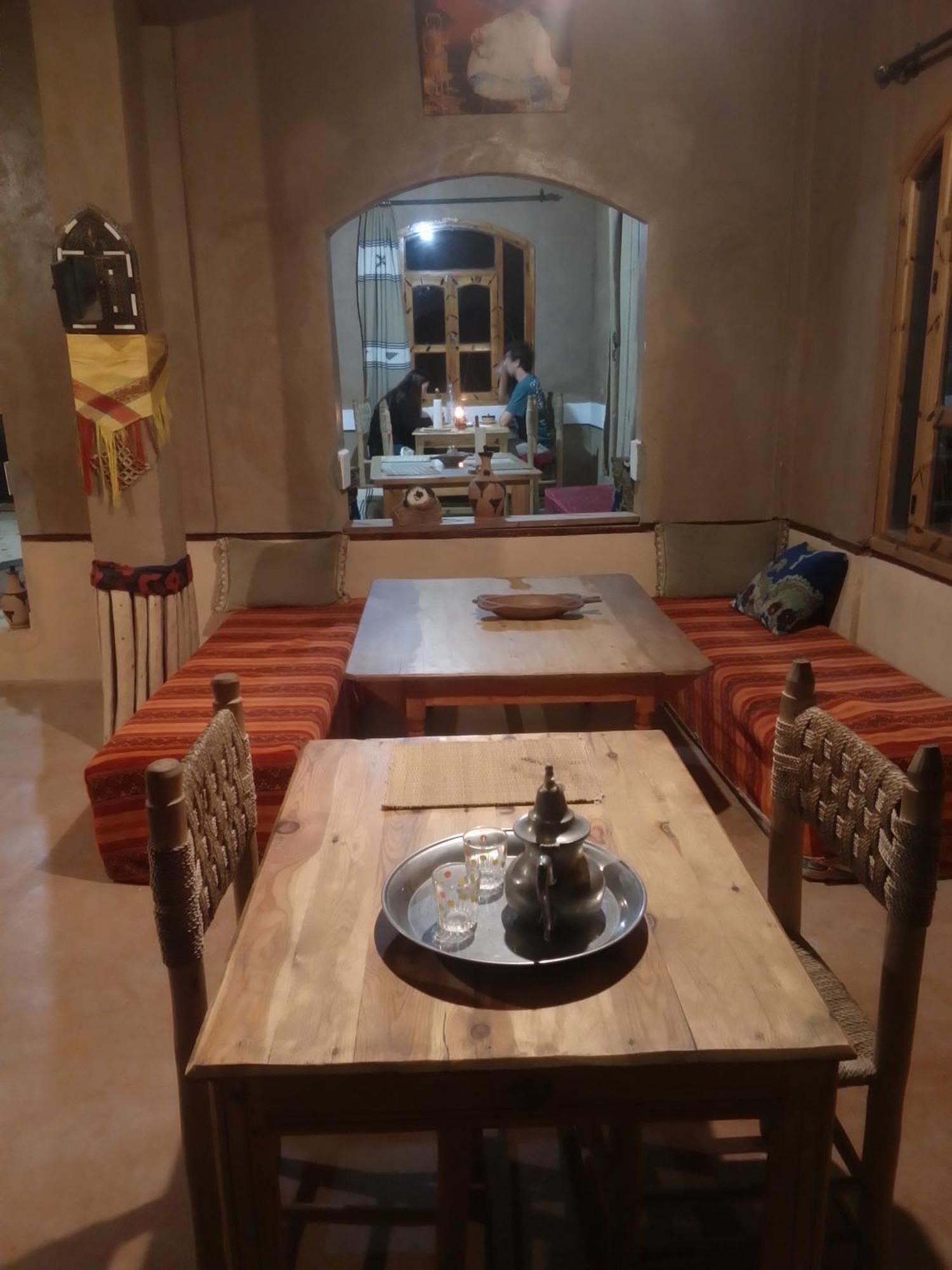 Akhendachou n'Ait Ouffi Riad Pizzeria Marhaba מראה חיצוני תמונה